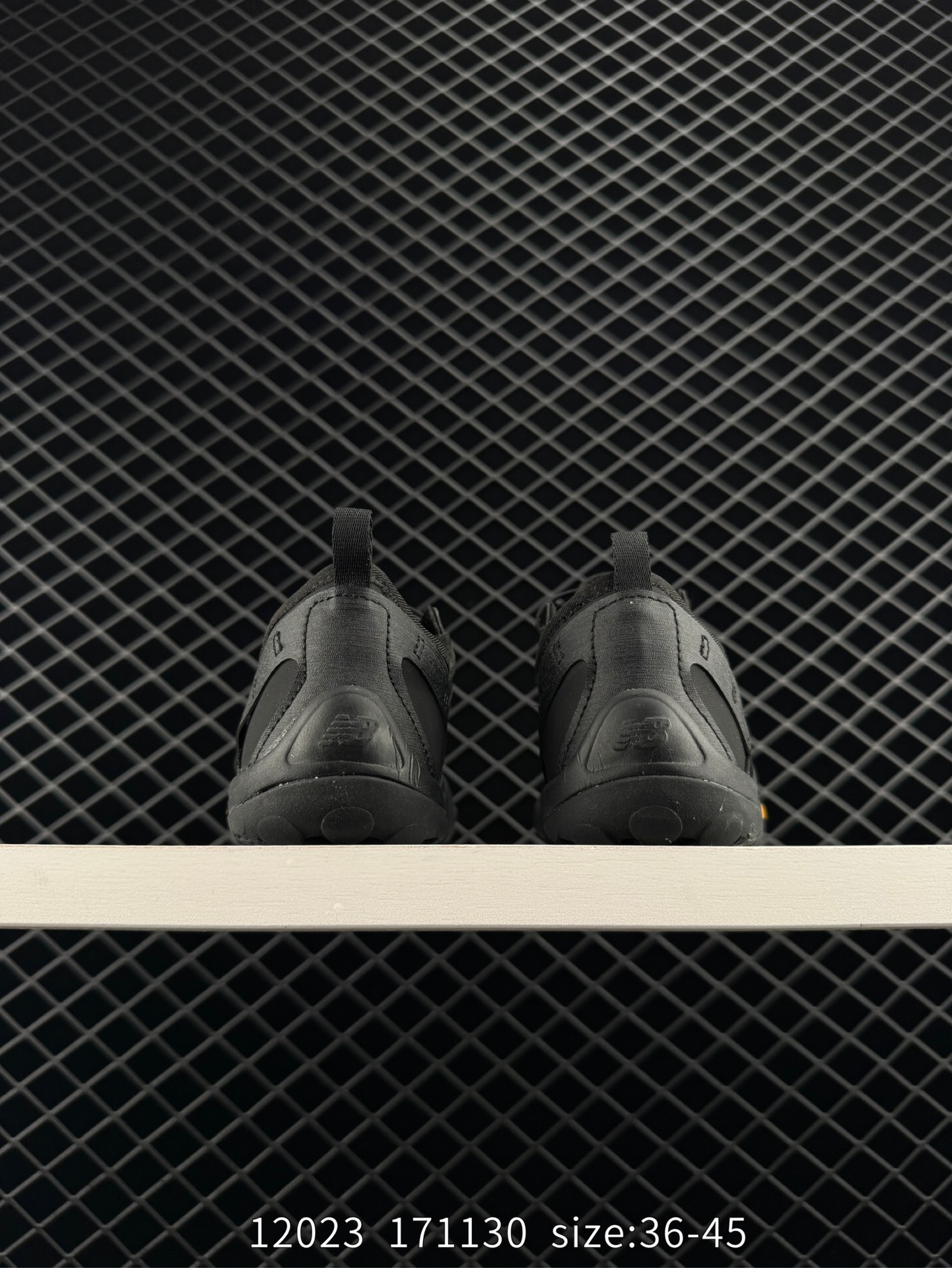 ISSEY MIYAKE/  x New Balance NB MT10O